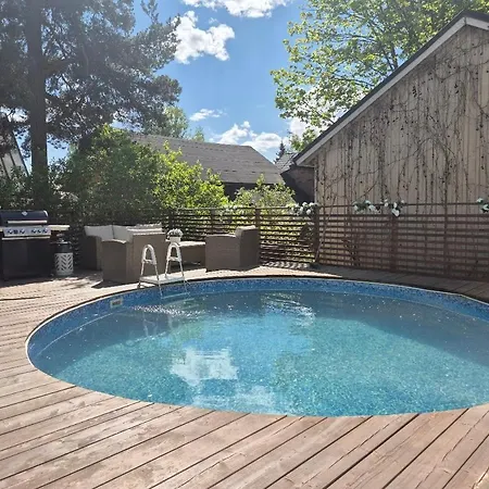Mosahiisi Charming Poolside Getaway Rum i privatbostad