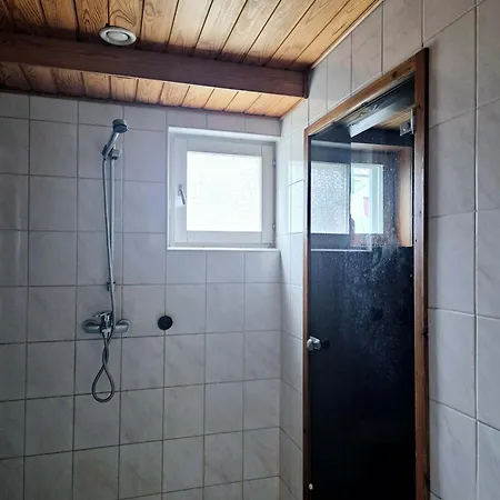 Mosahiisi Charming Poolside Getaway * Helsingfors