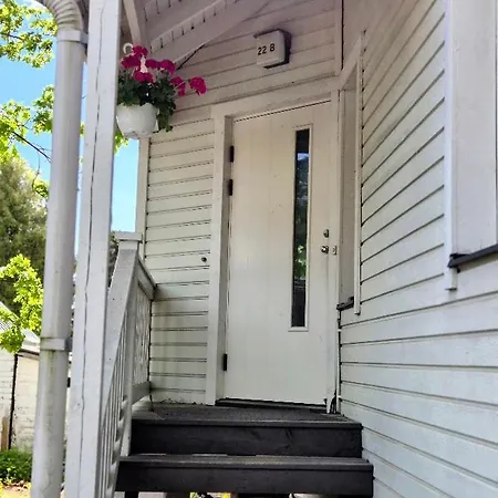 Homestay Mosahiisi Charming Poolside Getaway