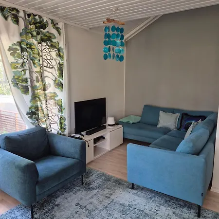 Mosahiisi Charming Poolside Getaway