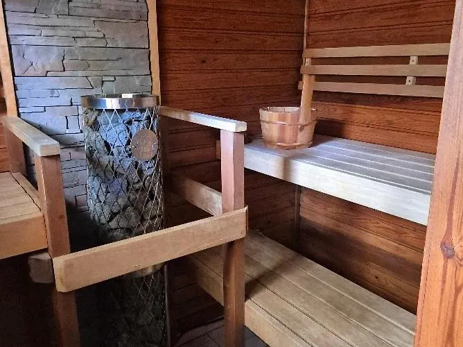 Mosahiisi Charming Poolside Getaway *