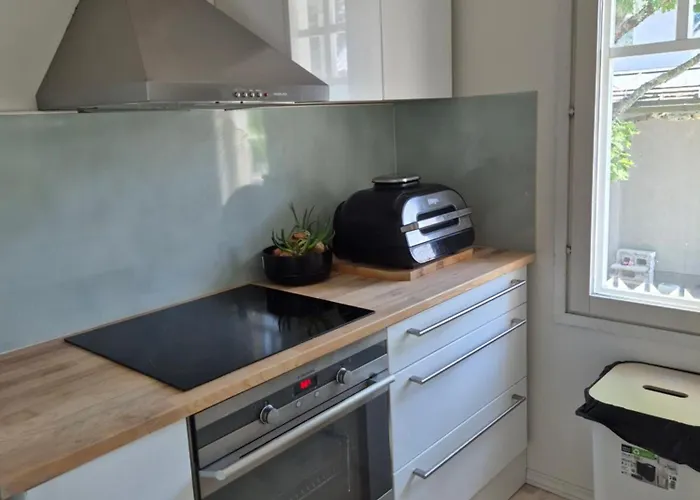 Mosahiisi Charming Poolside Getaway