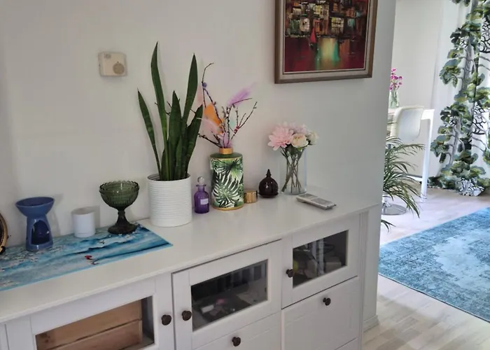 Mosahiisi Charming Poolside Getaway